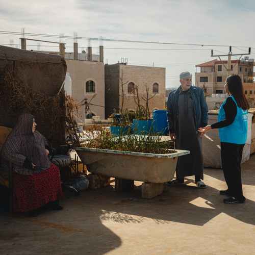 En familj på flykt från Syrien förbereder sig för Ramadan på ett hustak i Jordanien.
