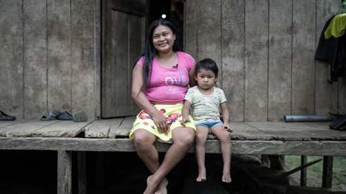 Ursprungsbefolkning och afrocolombianska befolkningar i Colombia lever under hot om fysisk, kulturell och andlig utplåning på grund av långvarig konflikt och tvångsförflyttning. Väpnade grupper begränsar deras rörelsefrihet, vilket hindrar tillgången till mat, vatten och sjukvård. Foto: UNHCR/Luisa De la Espriella