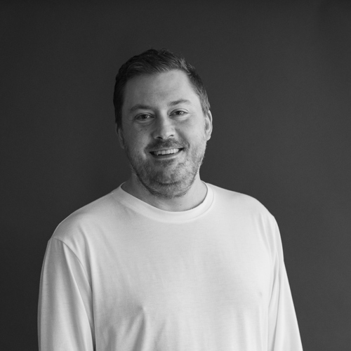 Porträttfoto på Daniel Axelsson, Pressansvarig på Sverige för UNHCR