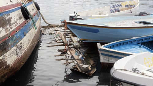 Båtar som använts av flyktingar och migranter för att ta sig över Medelhavet.