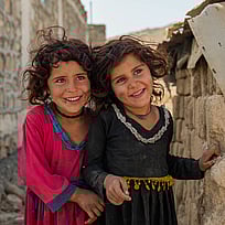 Två flickor i Afghanistan.