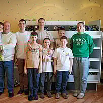 Ruslan tar hand om åtta barn i Ukraina.