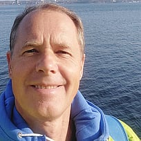 Jens, 60 år, har samlat in pengar till människor på flykt.