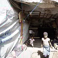 En barnfamilj är på flykt i Jemen.