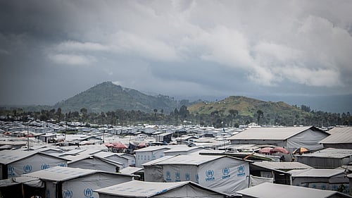 En vy över en flyktingbosättning i Kongo.