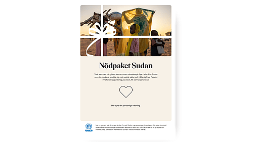 Monicah står framför universitetet.