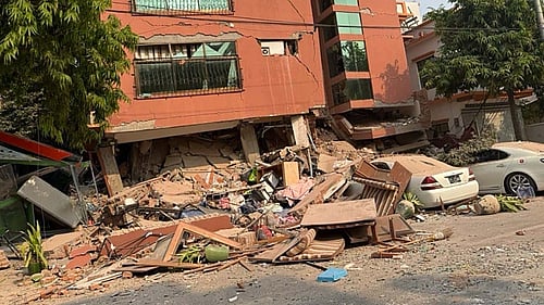 Bild på förstörda byggnader i Myanmar.