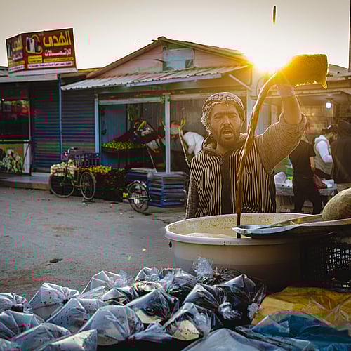 Förberedelser för måltiden Iftar under Ramadan i flyktinglägret Zaatari i Jordanien.