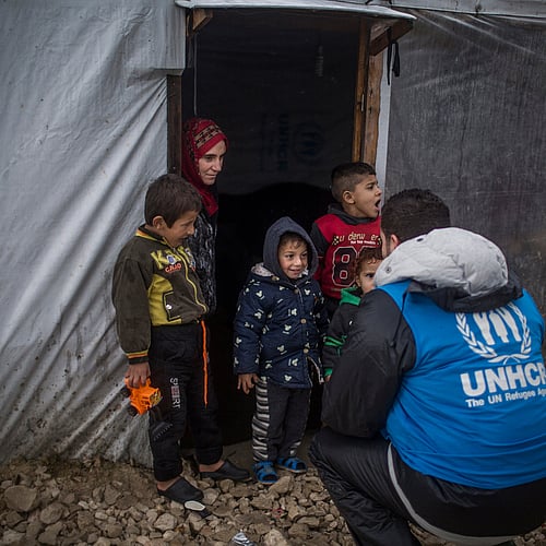 En familj på flykt i Syrien får vinterhjälp för att överleva vintern.