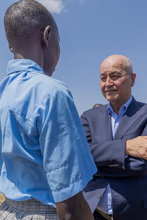 Foto på Barham Salih som besöker Kenya.