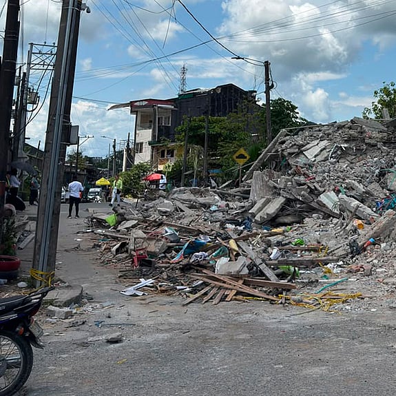 Förstörda byggnader efter jordbävningen i Colombia 2026. Foto: UNHCR/Ismael Montealegre