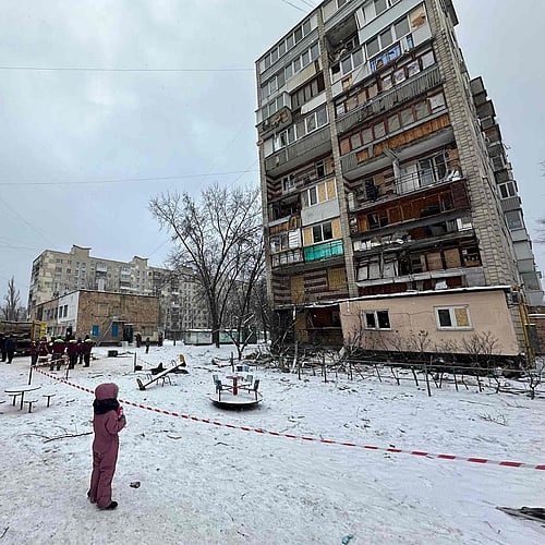 Attacker mot hem i Ukraina är vardag. Stöd UNHCR:s insamling till Ukraina idag.