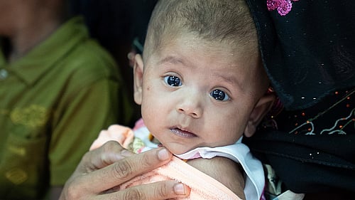 Sumaiya är tre månader gammal. Hennes familj är på flykt från förföljelse i Myanmar och får hjälp av UNHCR att registrera sig i Bangladesh, vilket möjliggör att Sumaiya kan få födelsebevis, att barnen kan få gå i skolan och att familjen kan få nödhjälpspaket.
