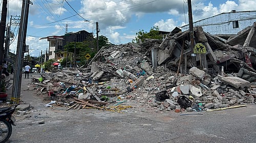 Förstörda byggnader efter jordbävningen i Colombia 2026.