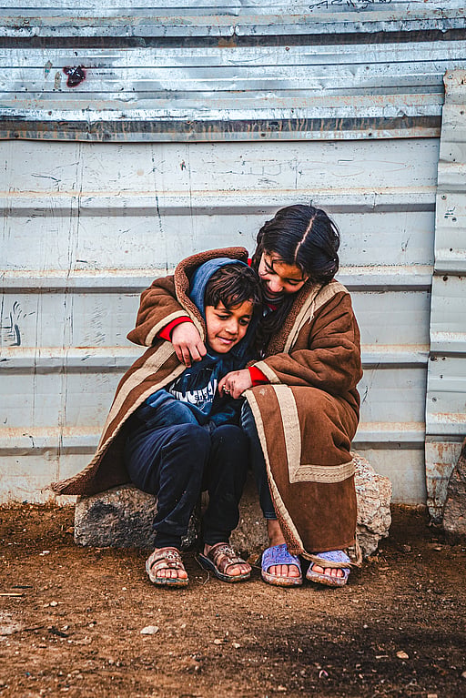 Barn på flykt från Syrien bor i flyktinglägret Zaatari i Jordanien. Nu väntar en svår vinter. Foto: UNHCR/Shawkat Alharfoush