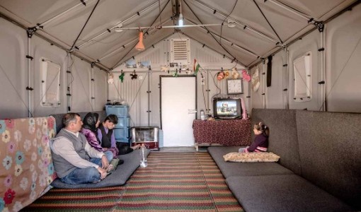  © Better Shelter Det nya boendet för flyktingar används i Kawergosk-lägret i Irak. Det nya boendet för flyktingar används i Kawergosk-lägret i Irak. 
