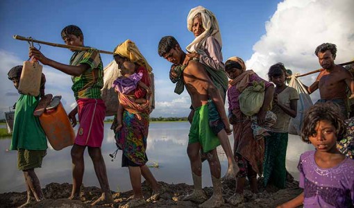 Det förföljda Rohingyafolket flyr från Myanmar.