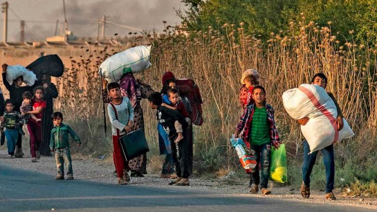 Nödhjälp når just nu fram till barn och familjer som flyr i norra Syrien – i en flyktingkris som redan är den största i världen. Det mänskliga lidandet förvärras varje dag. 