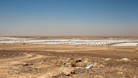 åtminstone säkra. Foto: UNHCR/ J.Kohler Det nya lägret Azraq breder ut sig under den jordanska ökensolen. 