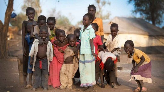 En miljon barn har flytt från våld i Sydsudan. 1000 barn dödats eller skadats sedan konflikten bröt ut 2013. 