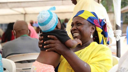 Liyatu, en barnmorska i lägret Durumi i Abuja, Nigeria, är glad över att de barn som hon har hjälpt till världen nu har födelsebevis, det minskar risken för statslöshet.