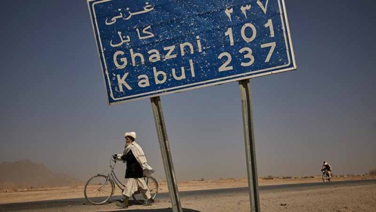 Vägen mellan Kabul och Kandahar är en viktig för transporter och anses nu vara säker.