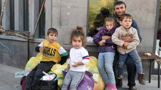 En barnfamilj från Karabach har flytt till Armenien.