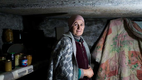 Kriget i Ukraina 2 år. När kriget bröt ut fick Valentina och hennes man fly ner i källaren när deras hus i byn Shevchenkove utsattes för intensiva anfall. Lyckligtvis överlevde de, men huset fick stora skador.