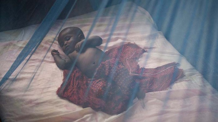 Myggnät är ett enkelt sätt att hjälpa mammor att skydda sina barn mot malaria.
