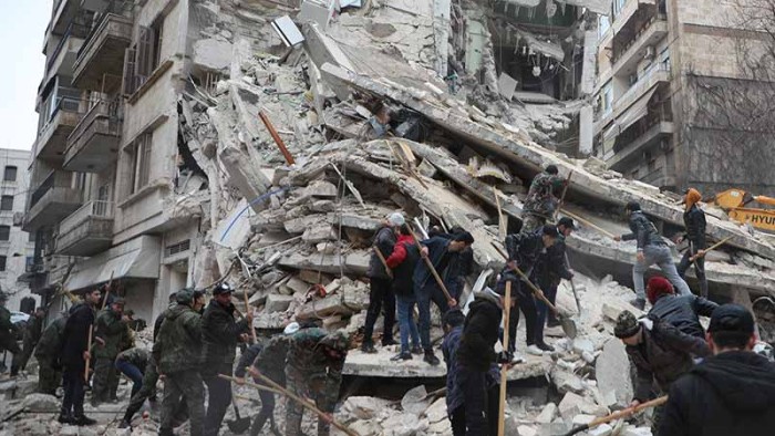 Räddningsinsats efter jordbävningar som drabbade människor i Turkiet och Syrien.
